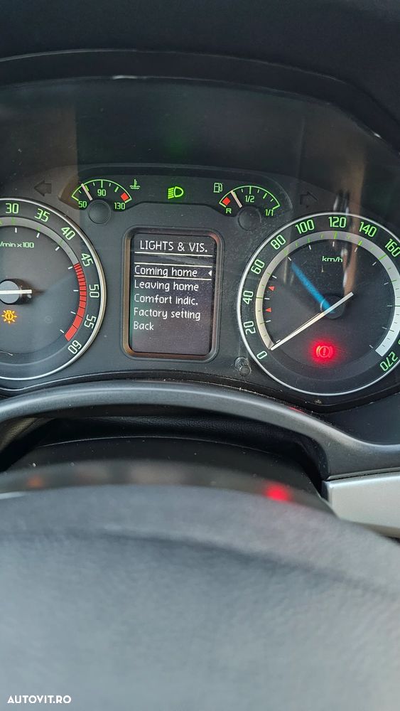 Skoda Octavia Combi 2.0 TDI RS - 23