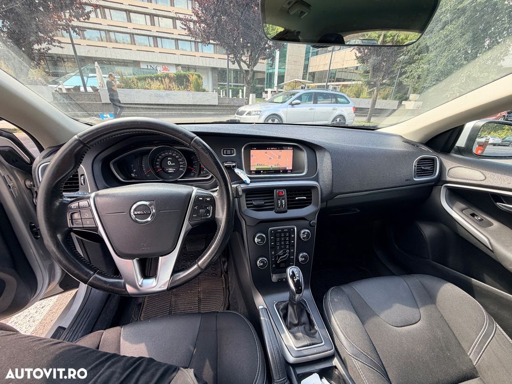 Volvo V40 D2 Aut. Momentum - 11