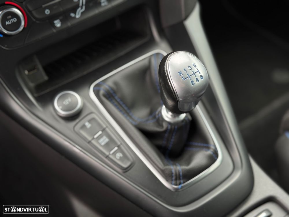 Ford Focus 2.3 EcoBoost S&S 4WD RS - 24