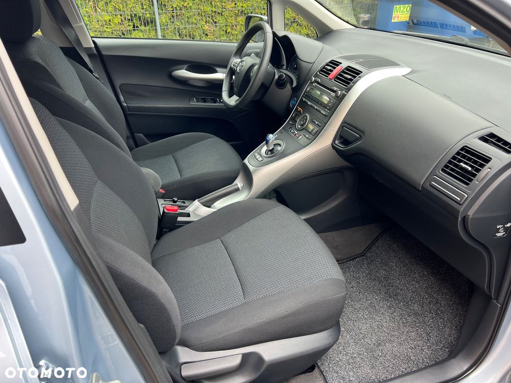 Toyota Auris 1.8 HSD Luna - 21