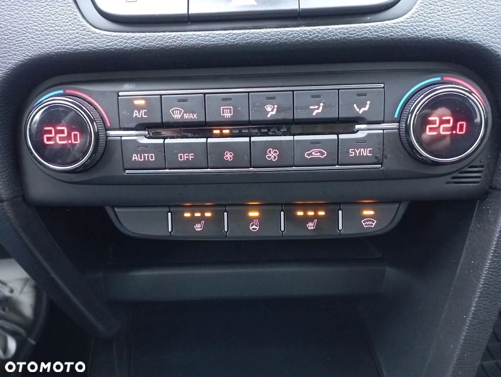 Kia XCeed 1.6 T-GDI L Business Line - 16