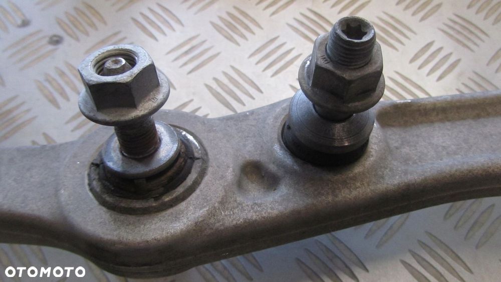 WAHACZ PRZÓD DOLNY MERCEDES W205,W213 - 4