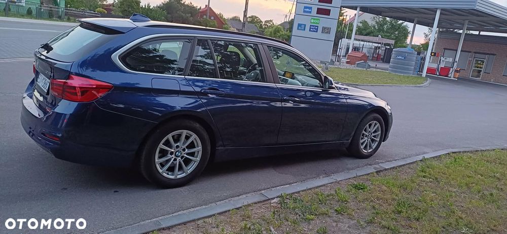 BMW Seria 3 318d xDrive - 4