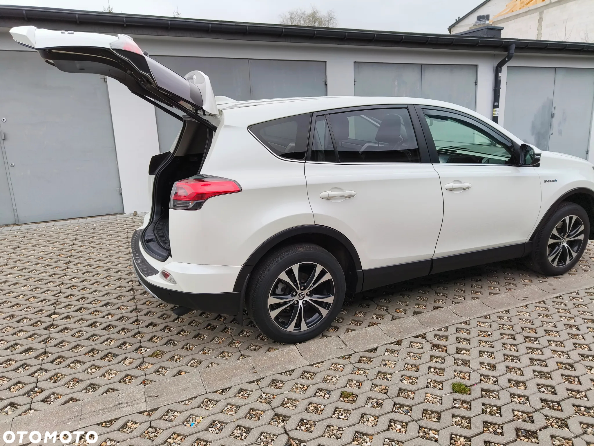 Toyota RAV4 - 25