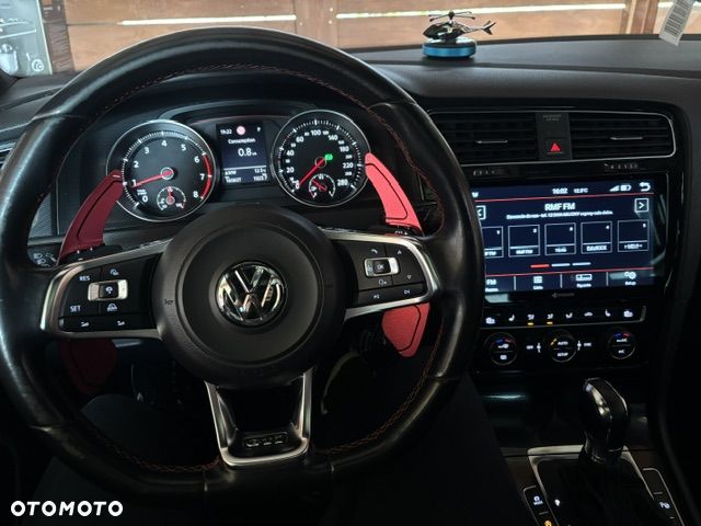 Volkswagen Golf - 8