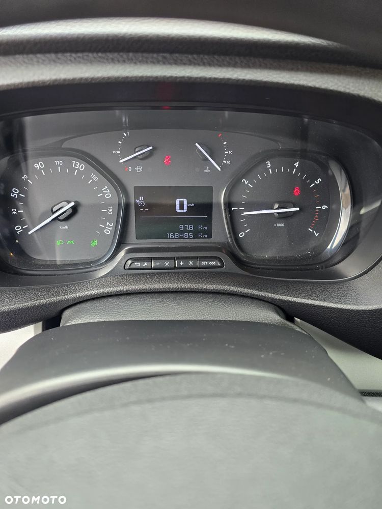Opel Vivaro - 10