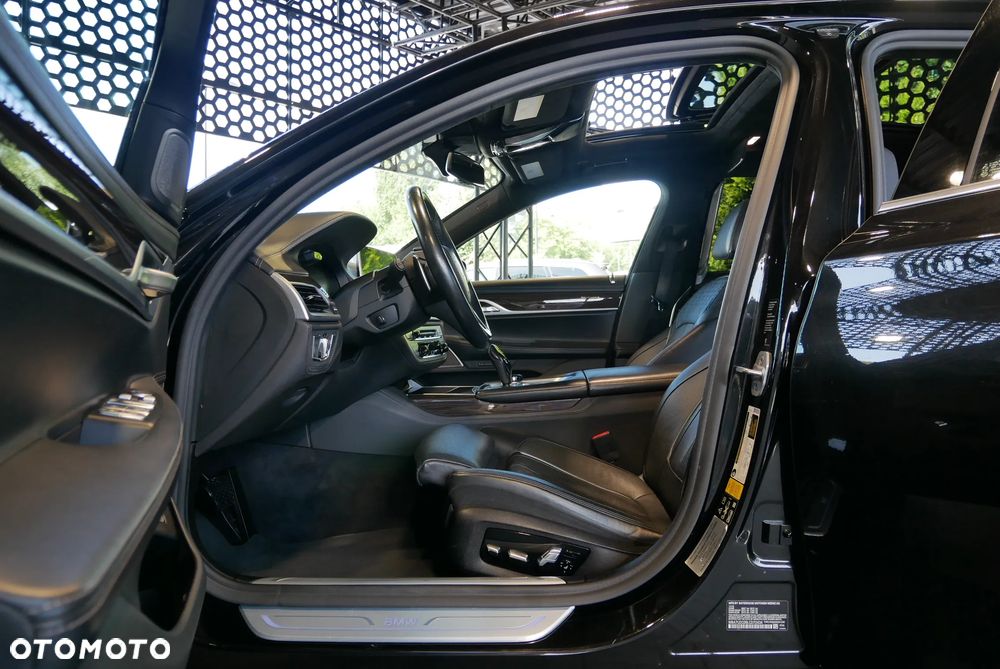 BMW Seria 7 750Li xDrive - 8