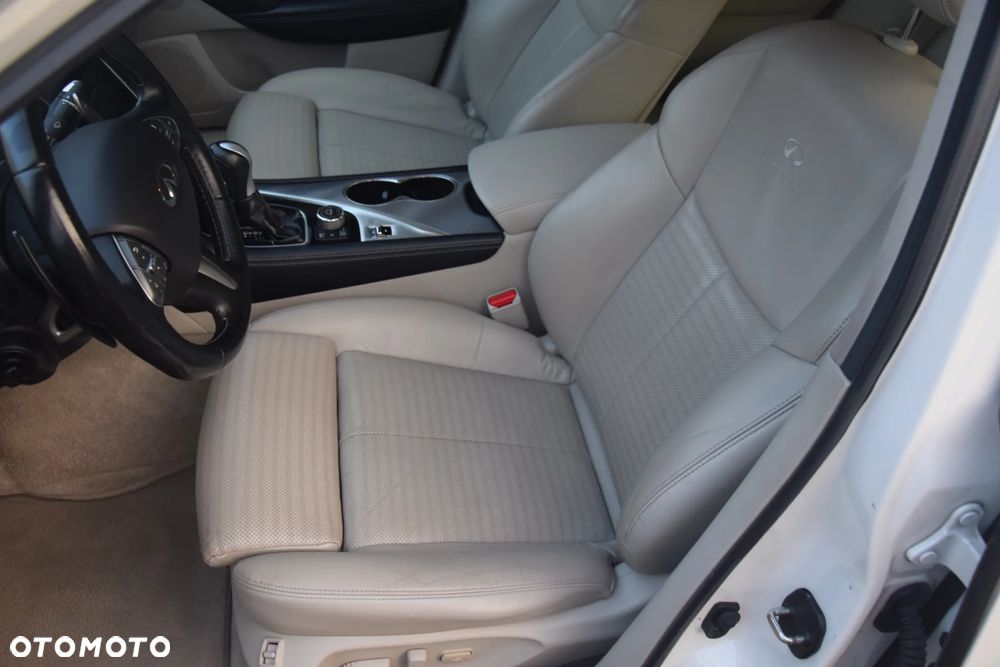 Infiniti Q50 Q50S Hybrid AWD Sport Tech - 32