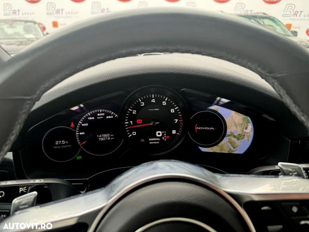 Porsche Cayenne - 23