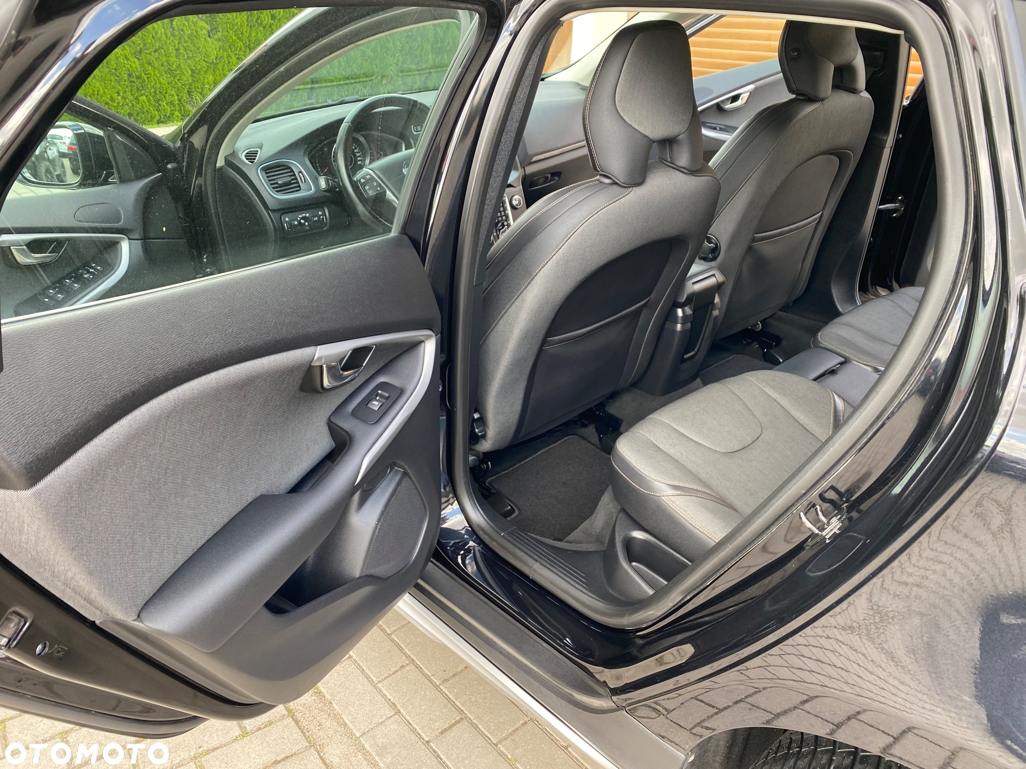 Volvo V40 Cross Country D3 Momentum - 10