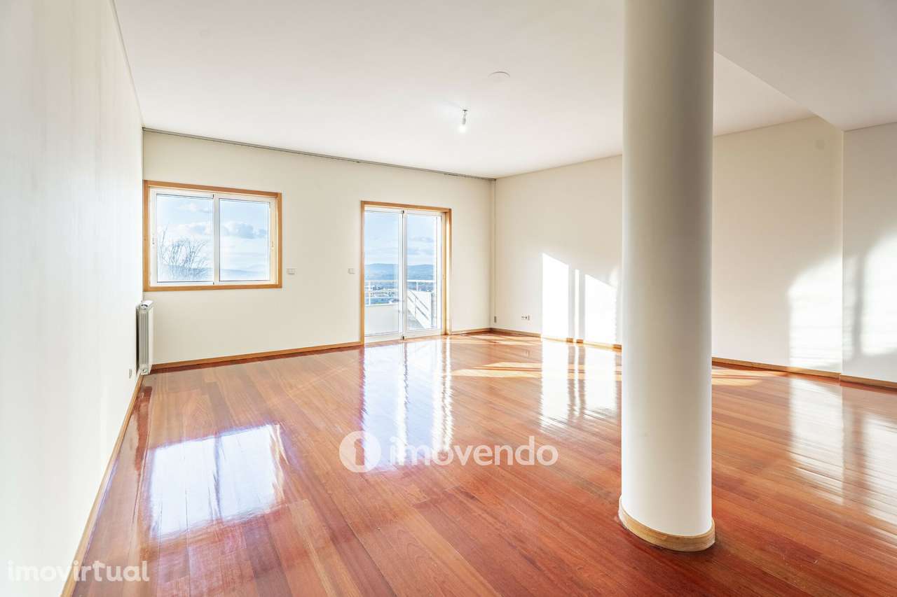 Apartamento T4 pronto a habitar, com garagem, em Braga - Grande imagem: 2/52
