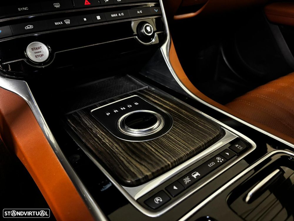 Jaguar XF 20d Aut. Prestige - 24