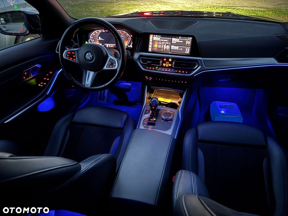 BMW Seria 3 320d Touring xDrive M Sport - 39