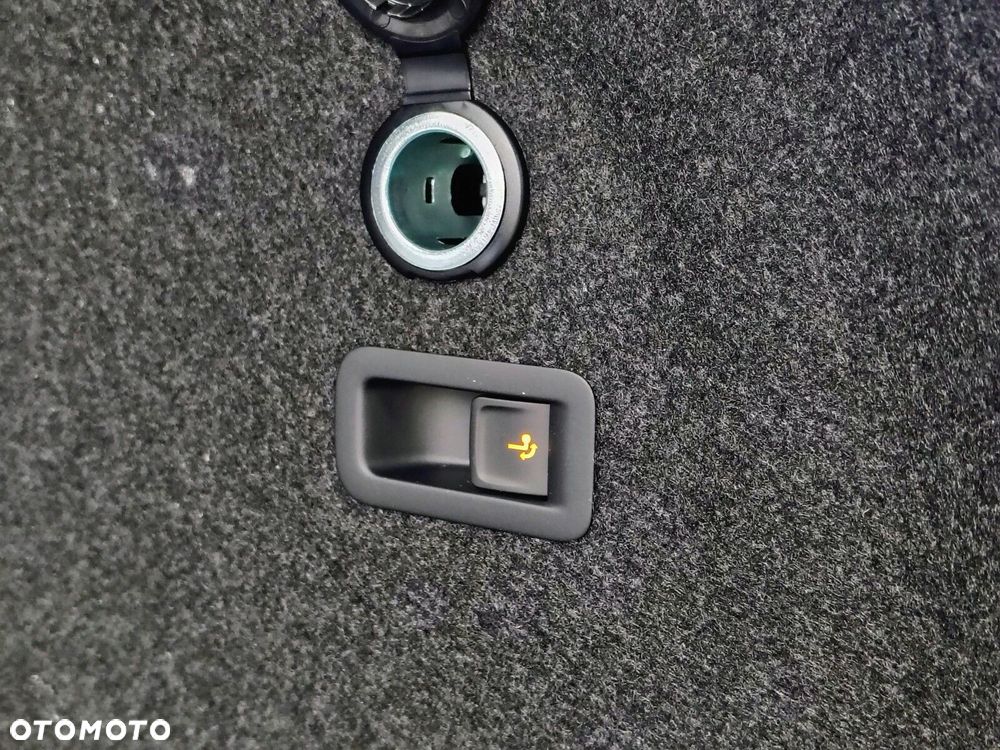 Volkswagen Golf Variant - 11