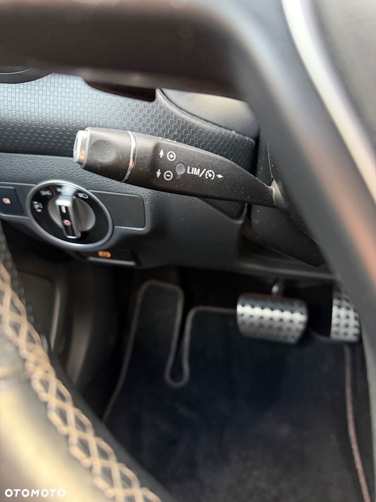 Mercedes-Benz Klasa A 200 CDI (BlueEFFICIENCY) 7G-DCT Urban - 18