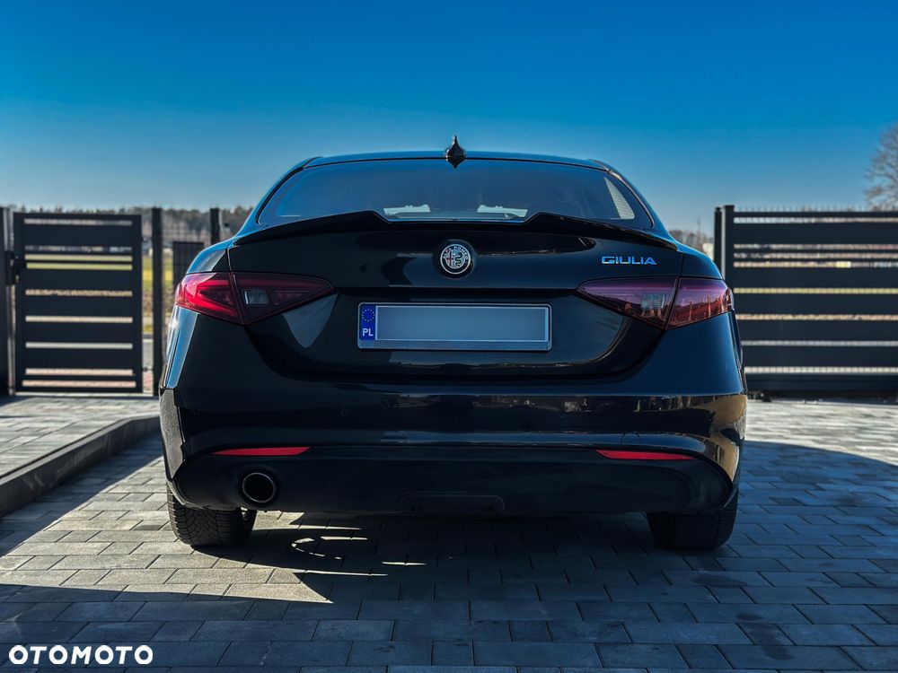 Alfa Romeo Giulia 2.2 D Turbo - 13