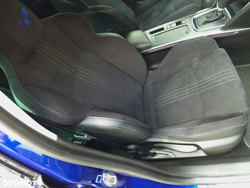 Renault Megane ENERGY TCe 205 EDC GT - 32