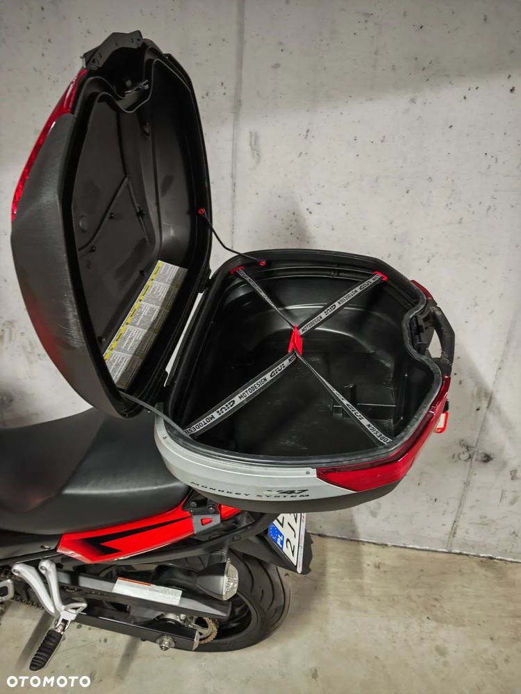 Suzuki GSX - 7