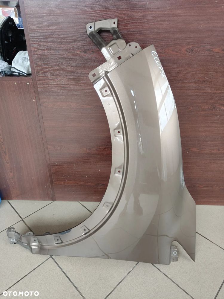 Mitsubishi Eclipse Cross lewy blotnik przedni - 1