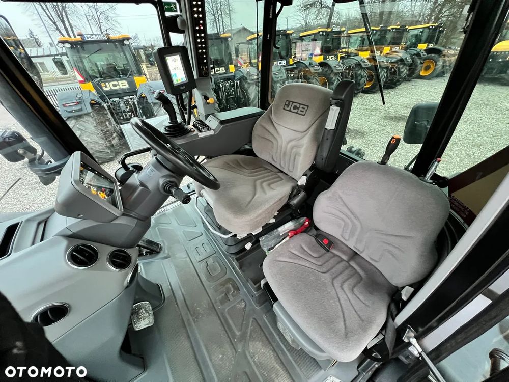 JCB Fastrac 4220 - 9