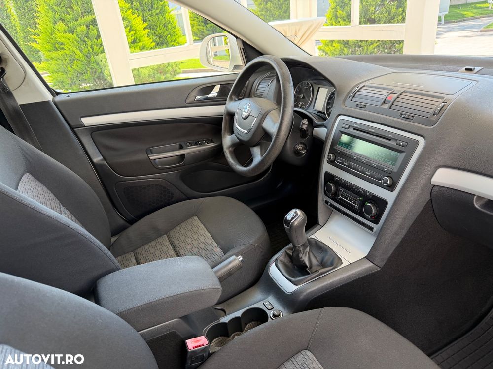Skoda Octavia 1.6 TDI AMBITION - 12