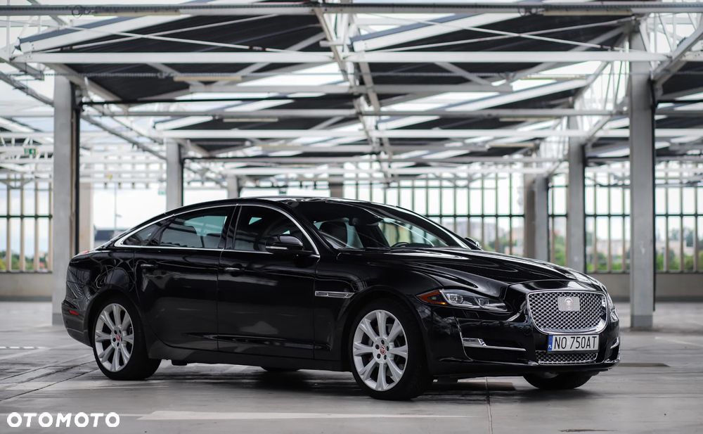 Jaguar XJ 3.0 T AWD LWB Portfolio - 2