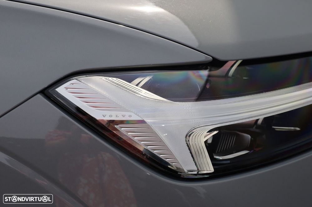 Volvo XC 60 2.0 T6 PHEV Black Edition AWD - 39