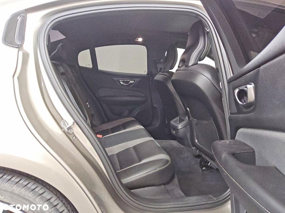 Volvo S60 T5 R-Design Momentum - 9