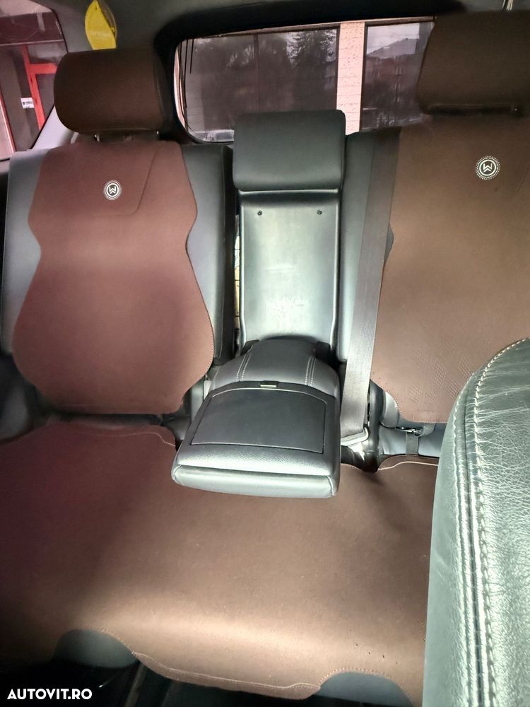 Toyota Land Cruiser 2.8l Turbo D-4D AVS Aut. Luxury - 10