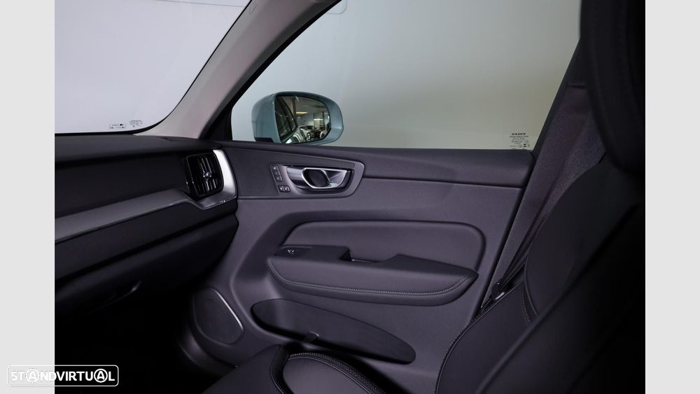 Volvo XC 60 2.0 T6 PHEV Core AWD - 20