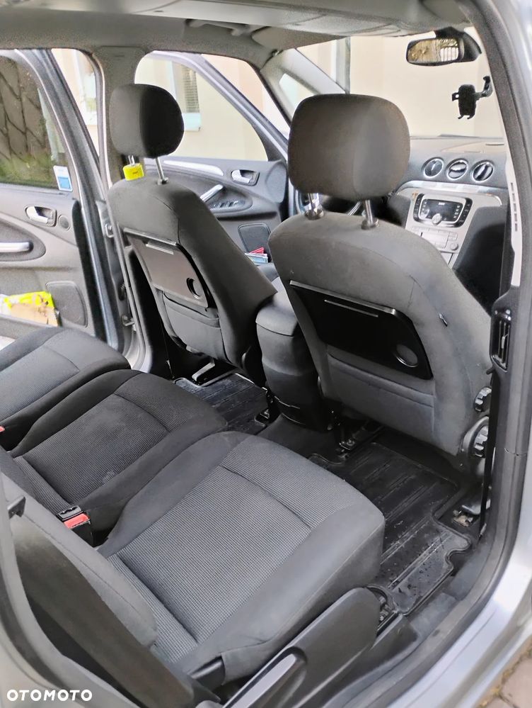 Ford Galaxy - 11