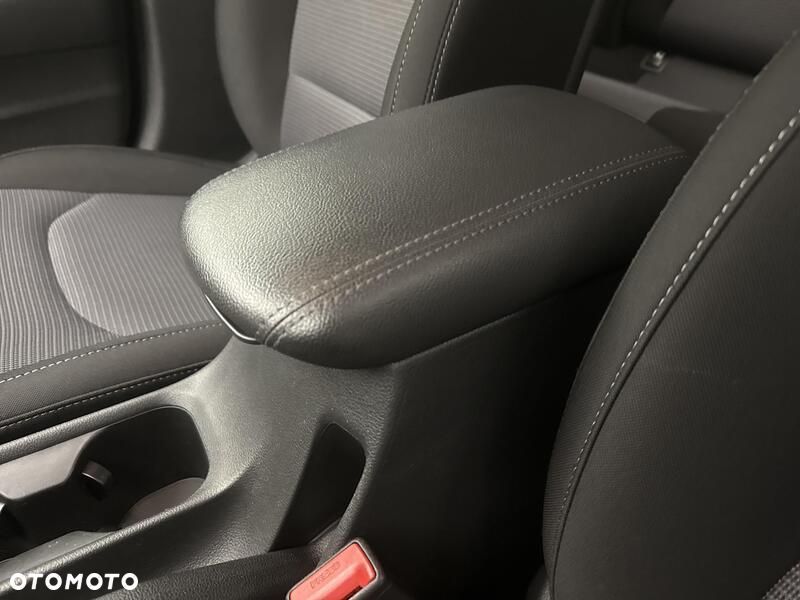 Hyundai i30 1.5 DPI Classic + - 18