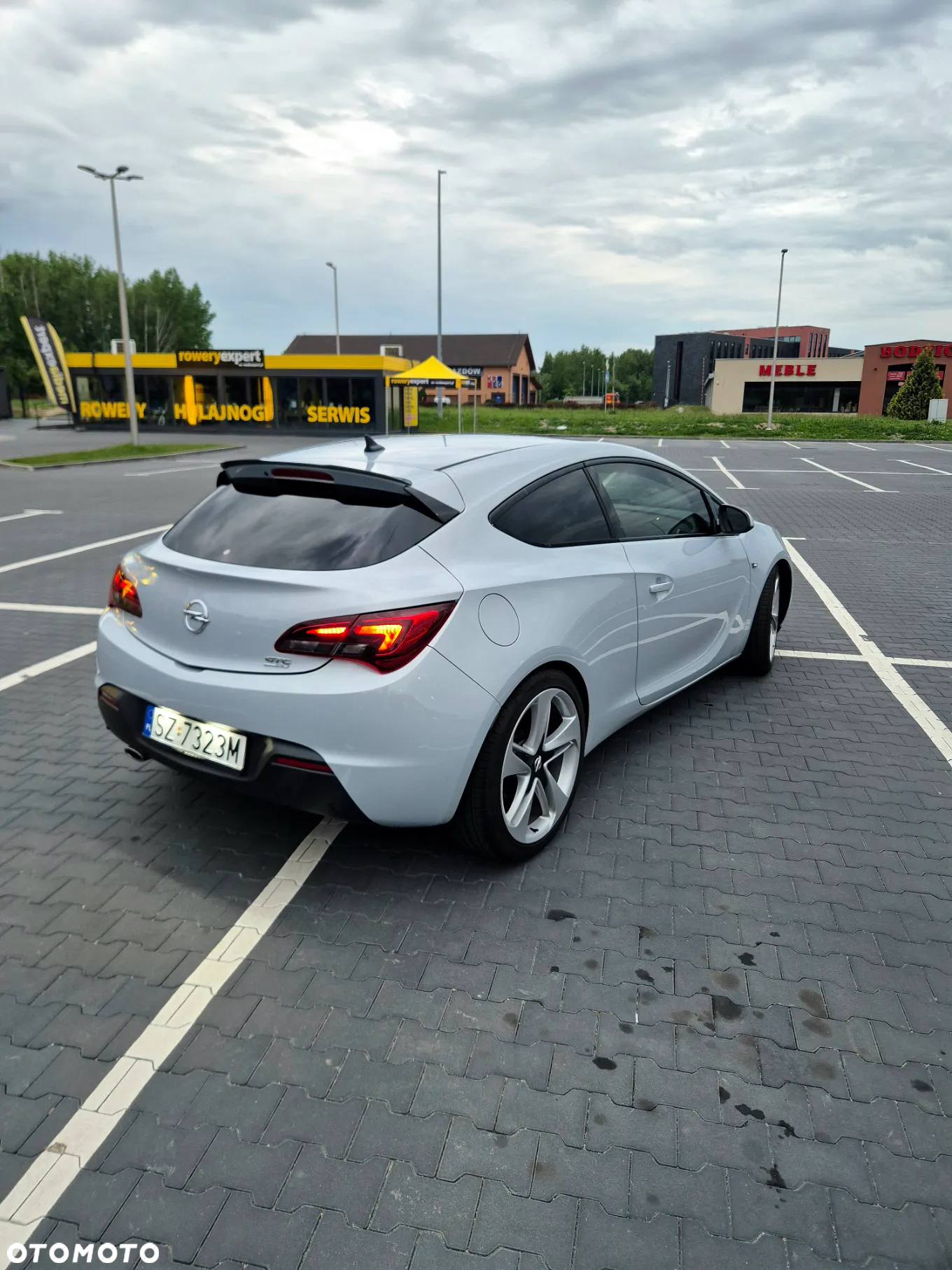 Opel Astra IV GTC 2.0 CDTI Sport S&S - 10