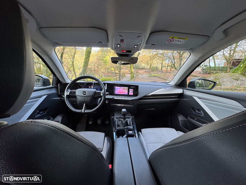 Opel Astra 1.2 T Elegance - 12