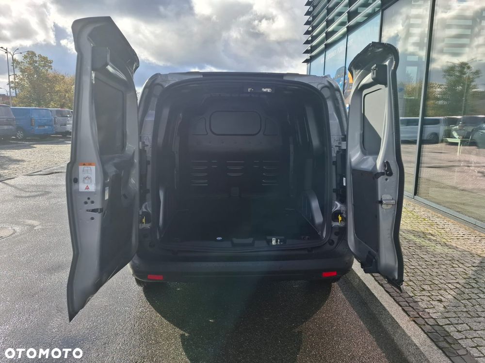 Ford Transit Courier - 10