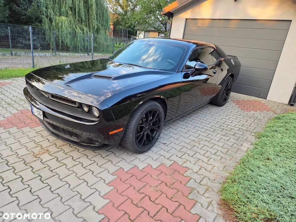 Dodge Challenger - 1