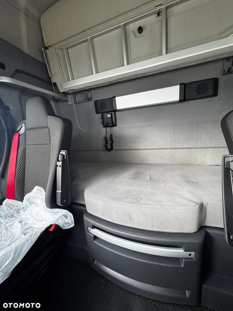 Renault T480 High Cab - 8