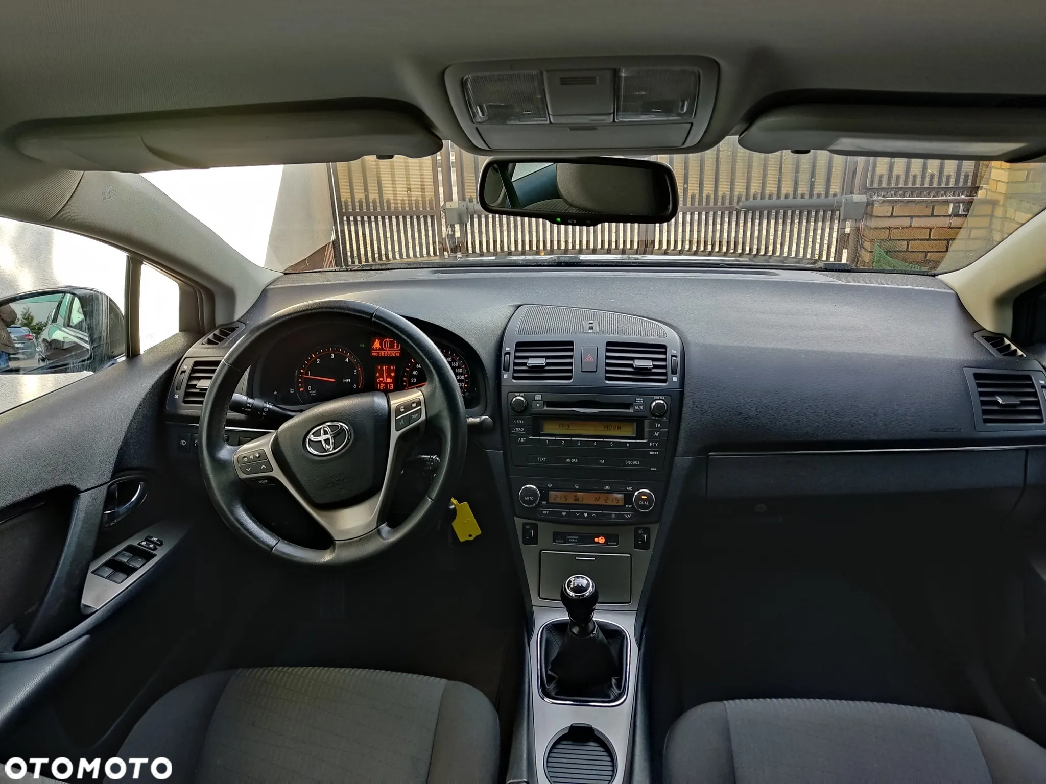 Toyota Avensis - 31
