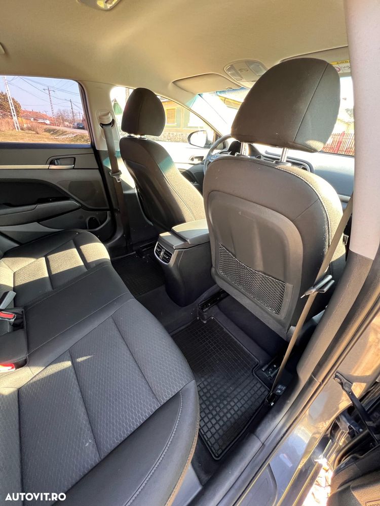 Hyundai Elantra 1.6 MPi Aut. Exclusive - 10