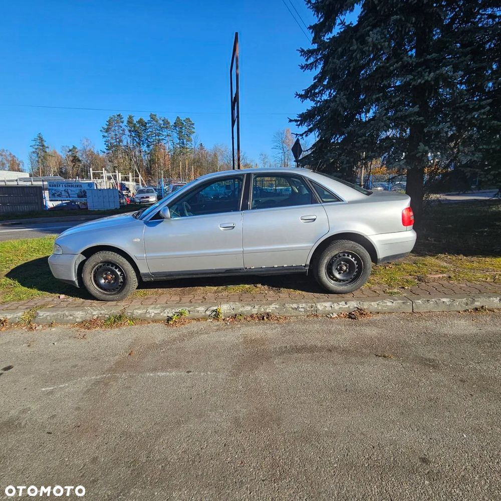 DRZWI / PRAWE LEWE / PRZÓD TYŁ / AUDI A4 B5 (lak: LY7W) (sedan) - 1