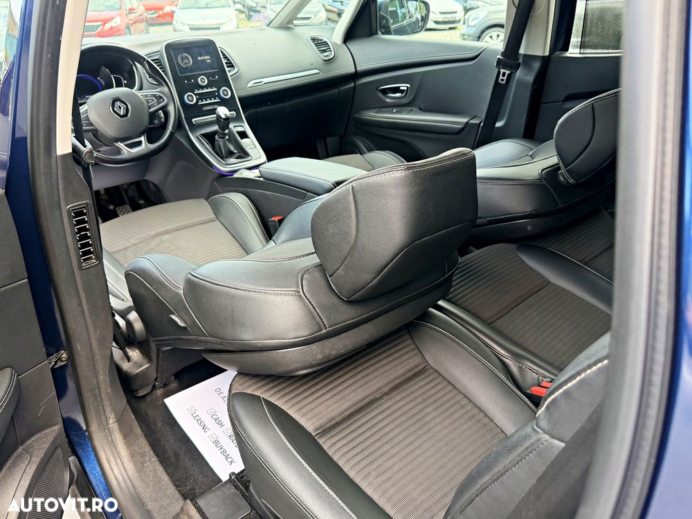 Renault Grand Scenic - 18