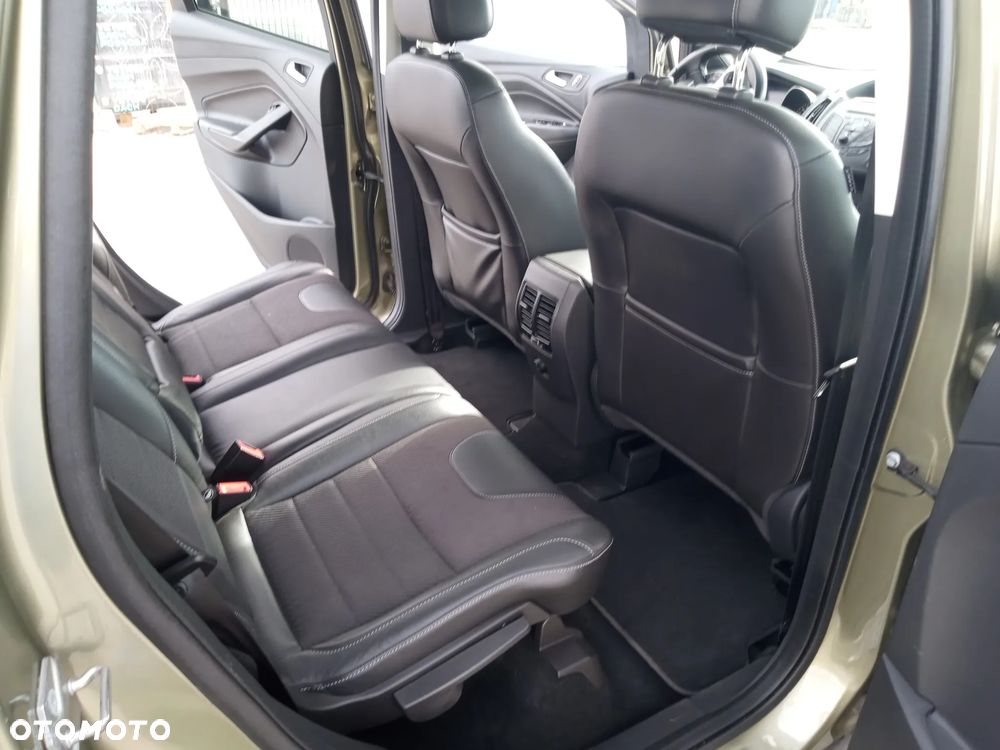 Ford Kuga 2.0 TDCi 4x4 Titanium - 27