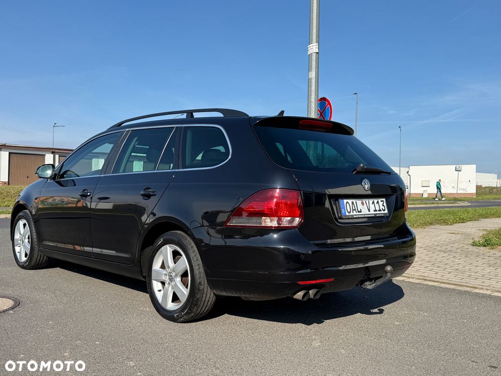 Volkswagen Golf - 8