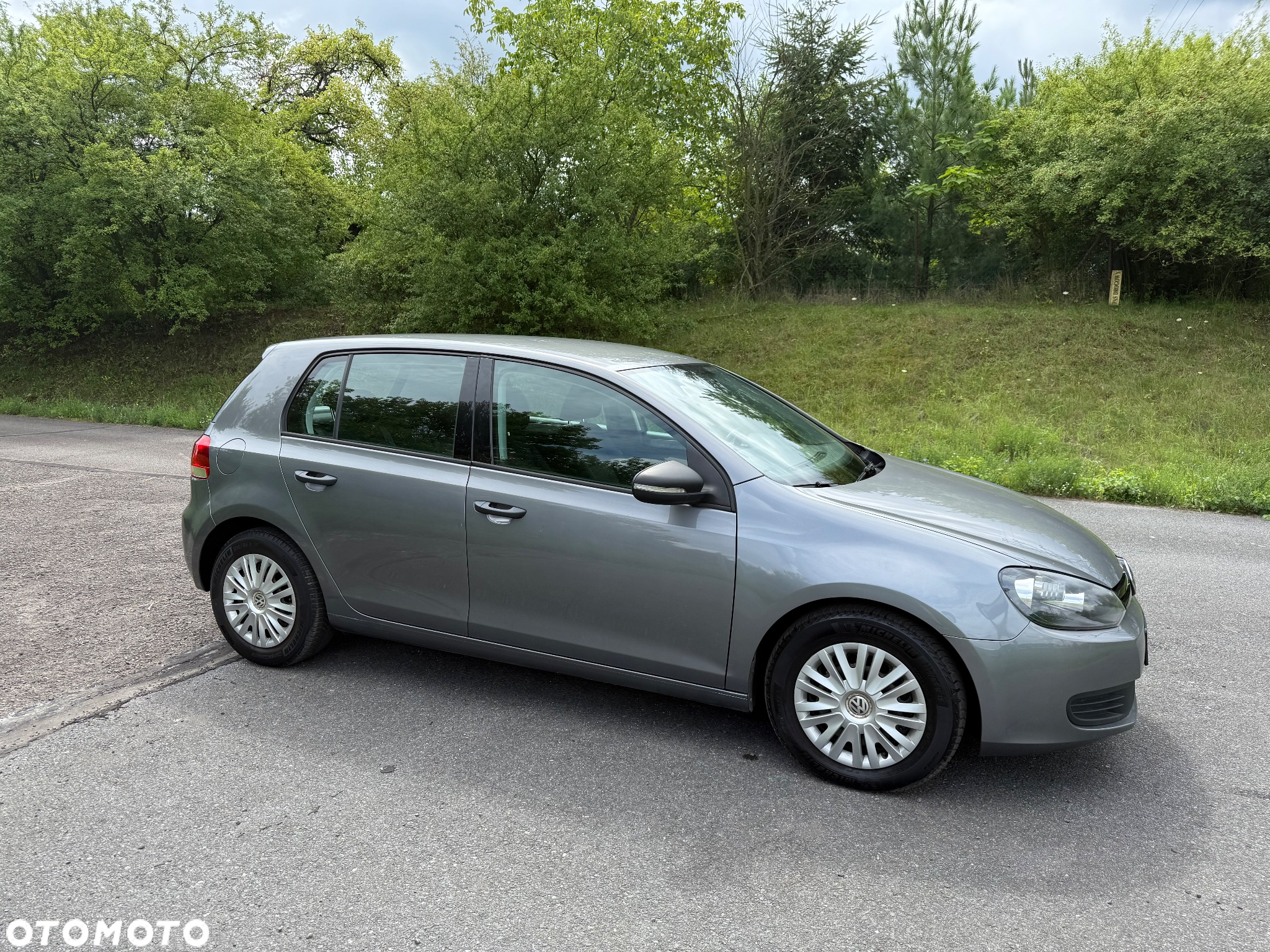 Volkswagen Golf 1.6 TDI DPF BlueMotion - 18