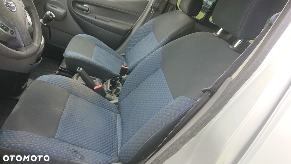 Nissan NV200 - 36