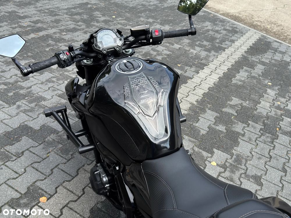 Kawasaki Z 900 - 6