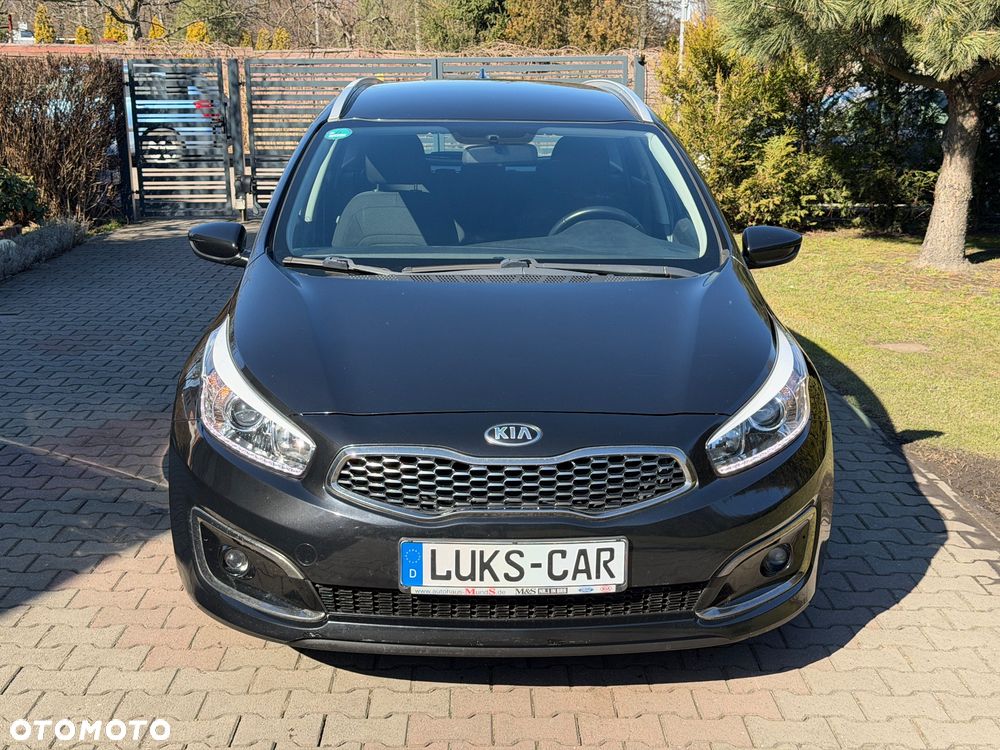 Kia Ceed 1.6 GDI ISG Platinum Edition - 8