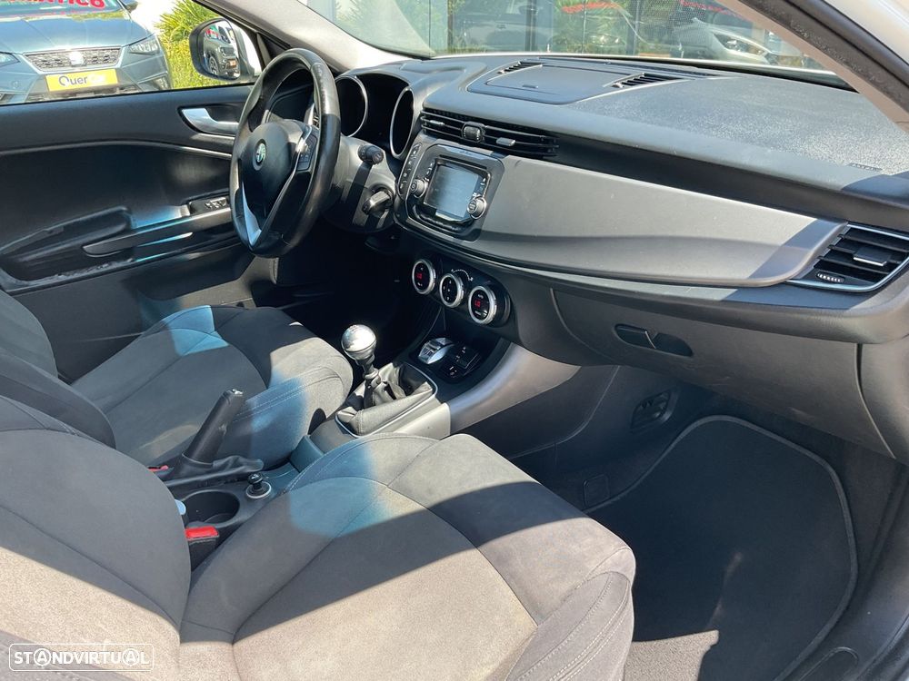 Alfa Romeo Giulietta 1.6 JTDM Exclusive - 31