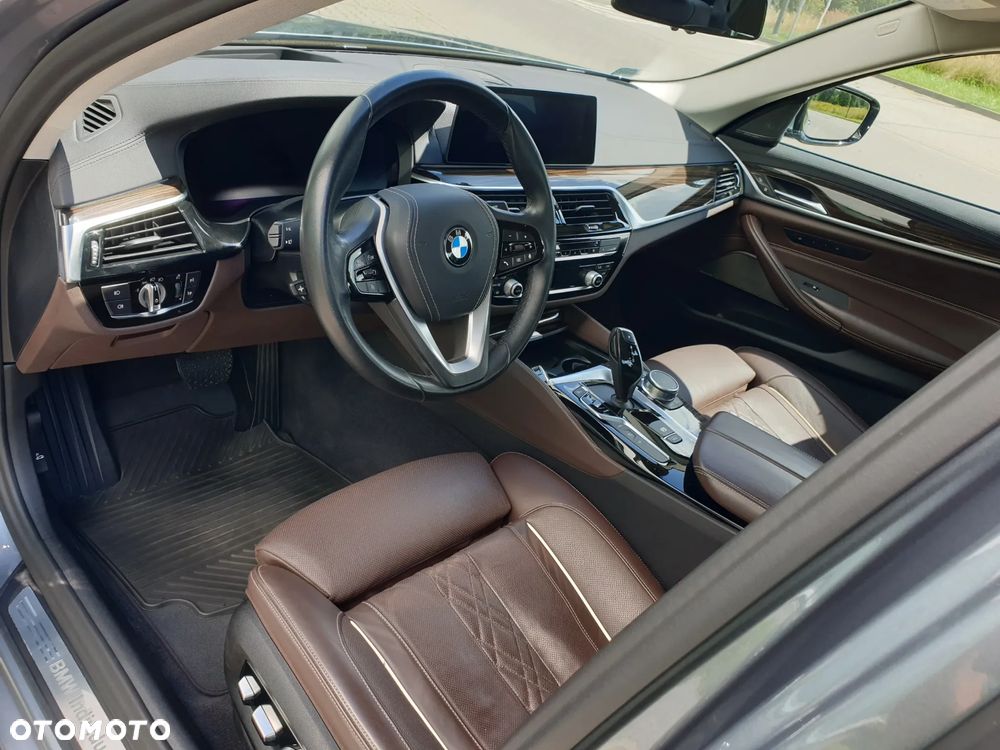 BMW Seria 5 530e iPerformance xDrive Luxury Line - 22