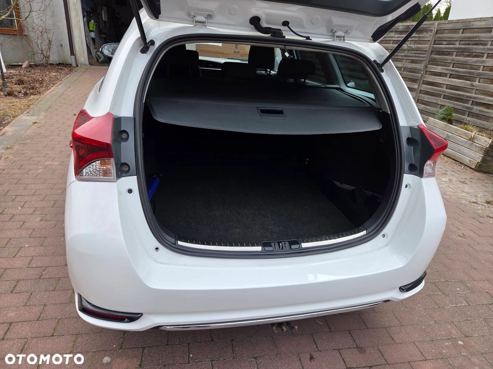 Toyota Auris 1.6 Prestige - 8